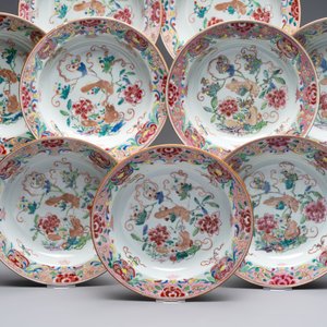 A set of 12 Chinese famille rose plates with squirrels among grapes and peonies, Qianlong — photo 6