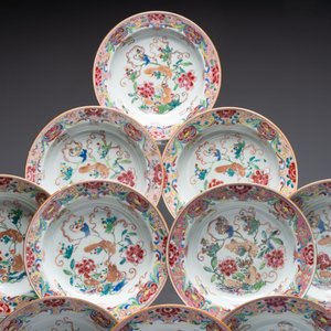 A set of 12 Chinese famille rose plates with squirrels among grapes and peonies, Qianlong — photo 7