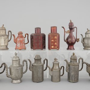A set of 12 Chinese pewter and brass lidded jugs, tea pots and caddies, 19/20th C. — photo 1