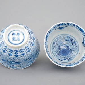 A set of 12 Chinese porcelain blue and white cups and saucers, 19th C — foto 6