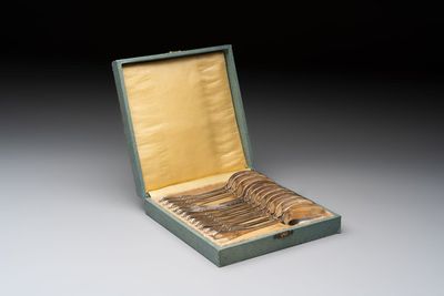 A set of 12 silver teaspoons, 800/000, 20th C.