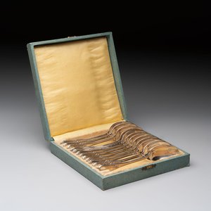 A set of 12 silver teaspoons, 800/000, 20th C. — foto 1