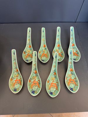 A set of 14 Chinese turquoise-ground famille rose dinner service, Qianglong mark, 19th C. — photo 6