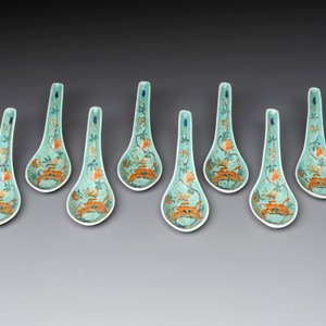 A set of 14 Chinese turquoise-ground famille rose dinner service, Qianglong mark, 19th C. — photo 14