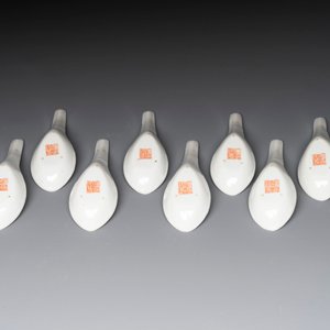 A set of 14 Chinese turquoise-ground famille rose dinner service, Qianglong mark, 19th C. — photo 15