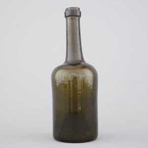 A set of 14 empty hand-blown green glass wine bottles, 18/19th C. — photo 2