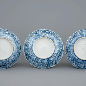 A set of 3 blue and white Chinese plates, Transitional period, 1620-1683 — photo 2