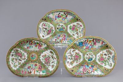 A set of 3 Chinese Canton famille rose porcelain semi-oval dishes, 19th C.