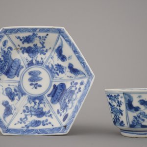 A set of 3 Chinese porcelain blue and white cups and saucers, Kangxi — photo 14