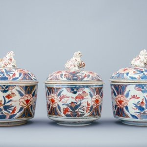 A set of 3 round Japanese Imari boxes and covers, 18th C. — photo 4