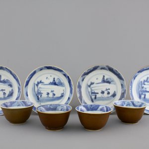 A set of 4 blue and white Chinese shipwreck porcelain cups and saucers, 18th C. — foto 1