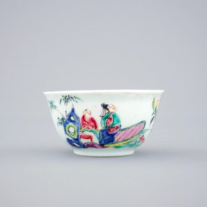 A set of 4 Chinese famille rose cups and saucers, Yongzheng/Qianlong — photo 4