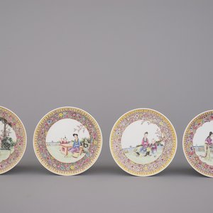 A set of 4 Chinese famille rose plates with ladies in a garden, 20th C. — photo 6