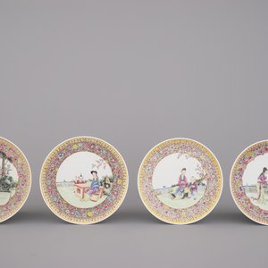 A set of 4 Chinese famille rose plates with ladies in a garden, 20th C. — photo 7
