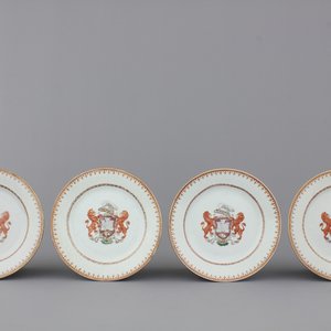 A set of 4 Chinese porcelain armorial plates, 18th C. — photo 1