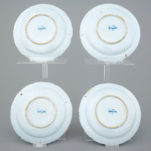 A set of 4 Dutch Delft blue and white plates with flower vases, 18th C. — 照片 2