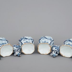A set of 4 fine Dutch Delft blue and white vases with hunting scenes, 18th C. — 照片 6