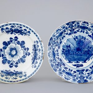 A set of 4 large Dutch Delft blue and white dishes, 18th C. — 照片 2
