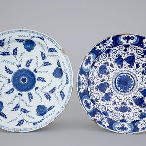 A set of 4 large Dutch Delft blue and white dishes, 18th C. — 照片 4