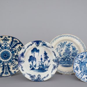 A set of 4 various Dutch Delft dishes, 18th C. — photo 1