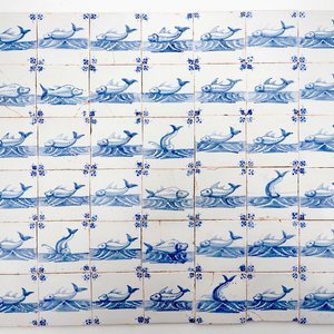 A set of 47 Dutch Delft blue and white seacreature tiles, Pulinckx workshop, Bruges, 18th C. — 照片 1