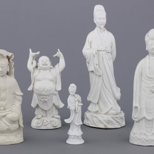 A set of 5 blanc de Chine figures, 19/20th C. — 照片 1