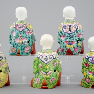 A set of 5 Chinese famille rose figures of laughing boys, 19th C. — photo 3