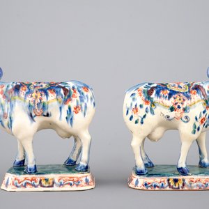 A set of 5 Dutch Delft models of cows, 18/19th C. — photo 4