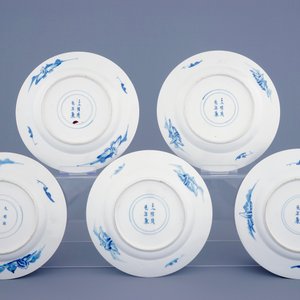 A set of 5 large Chinese blue and white plates, Chenghua 6-character mark, Kangxi — 照片 2