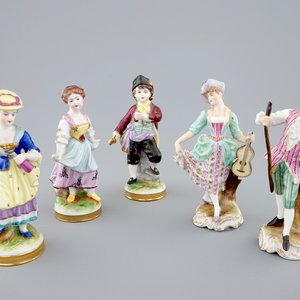 A set of 5 porcelain figures, French or German, 19/20th C. — 照片 1
