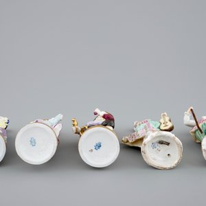 A set of 5 porcelain figures, French or German, 19/20th C. — 照片 6