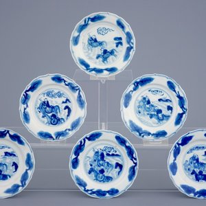 A set of 6 Chinese blue and white saucers with horseriders, Kangxi — photo 1