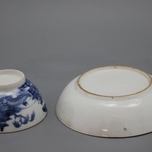 A set of 6 Chinese porcelain blue and white cups and saucers, 18/19th C. — photo 1