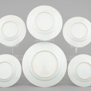 A set of 6 large Chinese famille rose export porcelain plates with phoenix with scroll design, Qianlong, 18th C. — photo 2