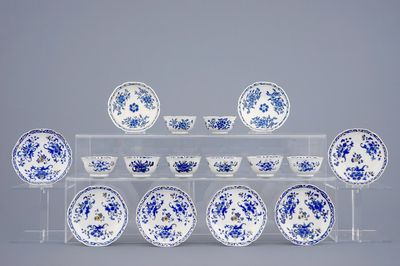 A set of 8 Chinese overglaze blue and gilt cups and saucers, Yongzheng, 1723-1735