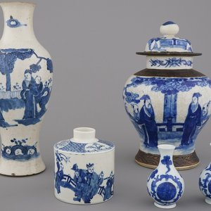 A set of blue and white Chinese porcelain vases, 19/20th C. — photo 1