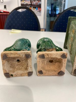A set of Chinese sancai-glazed pottery carriers and a sedan chair, Ming — 照片 8