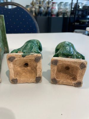 A set of Chinese sancai-glazed pottery carriers and a sedan chair, Ming — 照片 9