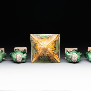 A set of Chinese sancai-glazed pottery carriers and a sedan chair, Ming — 照片 6