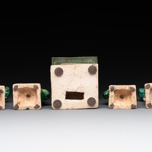 A set of Chinese sancai-glazed pottery carriers and a sedan chair, Ming — 照片 7