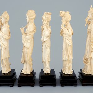 A set of five Chinese carved ivory beauties on wooden stands, 19th C. — 照片 5