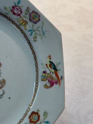 A set of five Chinese famille rose armorial plates with the arms of Simpson impaling Brydges for the English market, Qianlong, ca. 1760 — photo 18