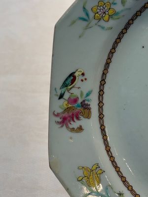 A set of five Chinese famille rose armorial plates with the arms of Simpson impaling Brydges for the English market, Qianlong, ca. 1760 — photo 27