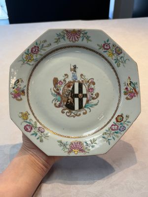 A set of five Chinese famille rose armorial plates with the arms of Simpson impaling Brydges for the English market, Qianlong, ca. 1760 — photo 29