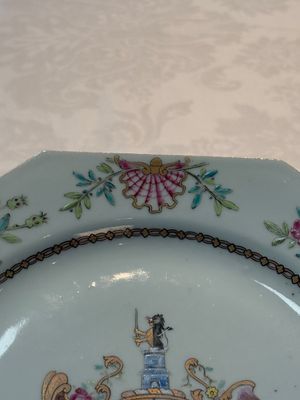 A set of five Chinese famille rose armorial plates with the arms of Simpson impaling Brydges for the English market, Qianlong, ca. 1760 — photo 31