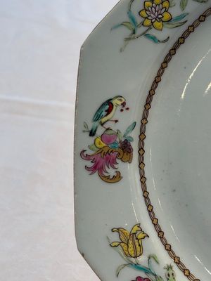 A set of five Chinese famille rose armorial plates with the arms of Simpson impaling Brydges for the English market, Qianlong, ca. 1760 — photo 34