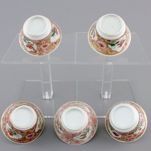A set of five Chinese famille rose cups and six saucers, Yongzheng-Qianlong, 18th C. — foto 6