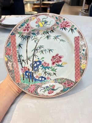 A set of five Chinese famille rose 'floral scroll painting' plates and three dishes, Qianlong — photo 7