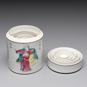 A set of five Chinese famille rose 'Wu Shuang Pu' nesting boxes and covers, 19th C. — foto 2