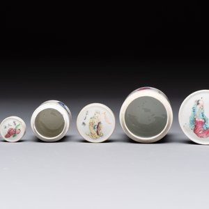 A set of five Chinese famille rose 'Wu Shuang Pu' nesting boxes and covers, 19th C. — foto 9